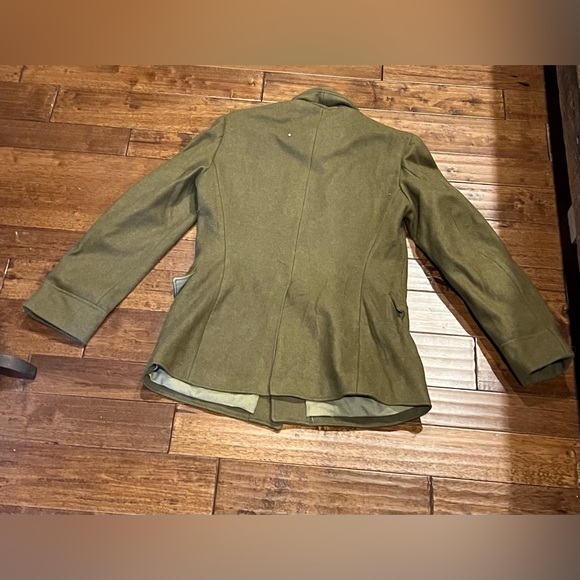 Men's M military inspired, green wool coat, VGUC but small hole under left arm - Picture 2 of 4